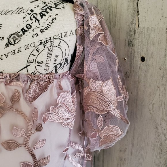 NWOT TOBI ROSE GOLD LACE OFF SHOULDER CROPPED TOP - Picture 7 of 9